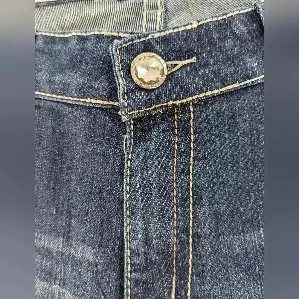 Thrill Women's Size 15 NWT Distressed Stud Back pocket Straight Leg Jeans - Picture 12 of 16